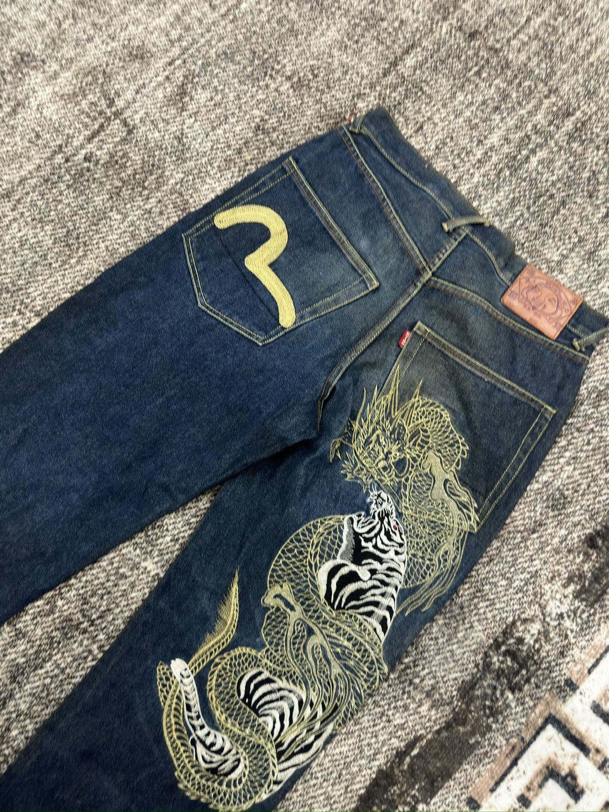 Japanese Brand Evisu Jeans With Embroidered Dragon Vs Tiger Theme Size US 33 - 7 Thumbnail