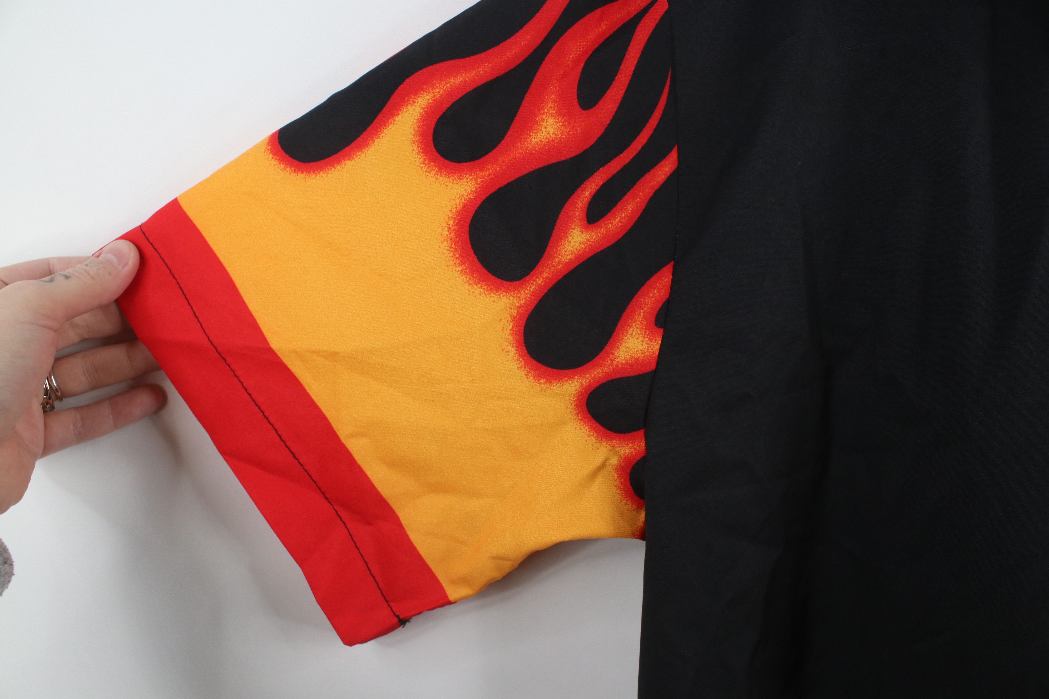 Vintage Vintage 90s Y2K Streetwear Fire Flames Collared Button Shirt Size US L / EU 52-54 / 3 - 5 Thumbnail