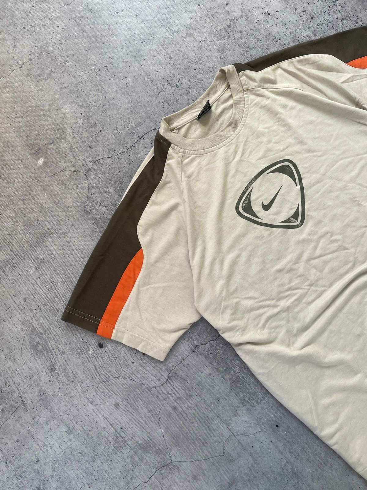 Nike × Vintage Nike Vintage Tee Center Swoosh Athletic Performance Tribal Size US XL / EU 56 / 4 - 4 Thumbnail