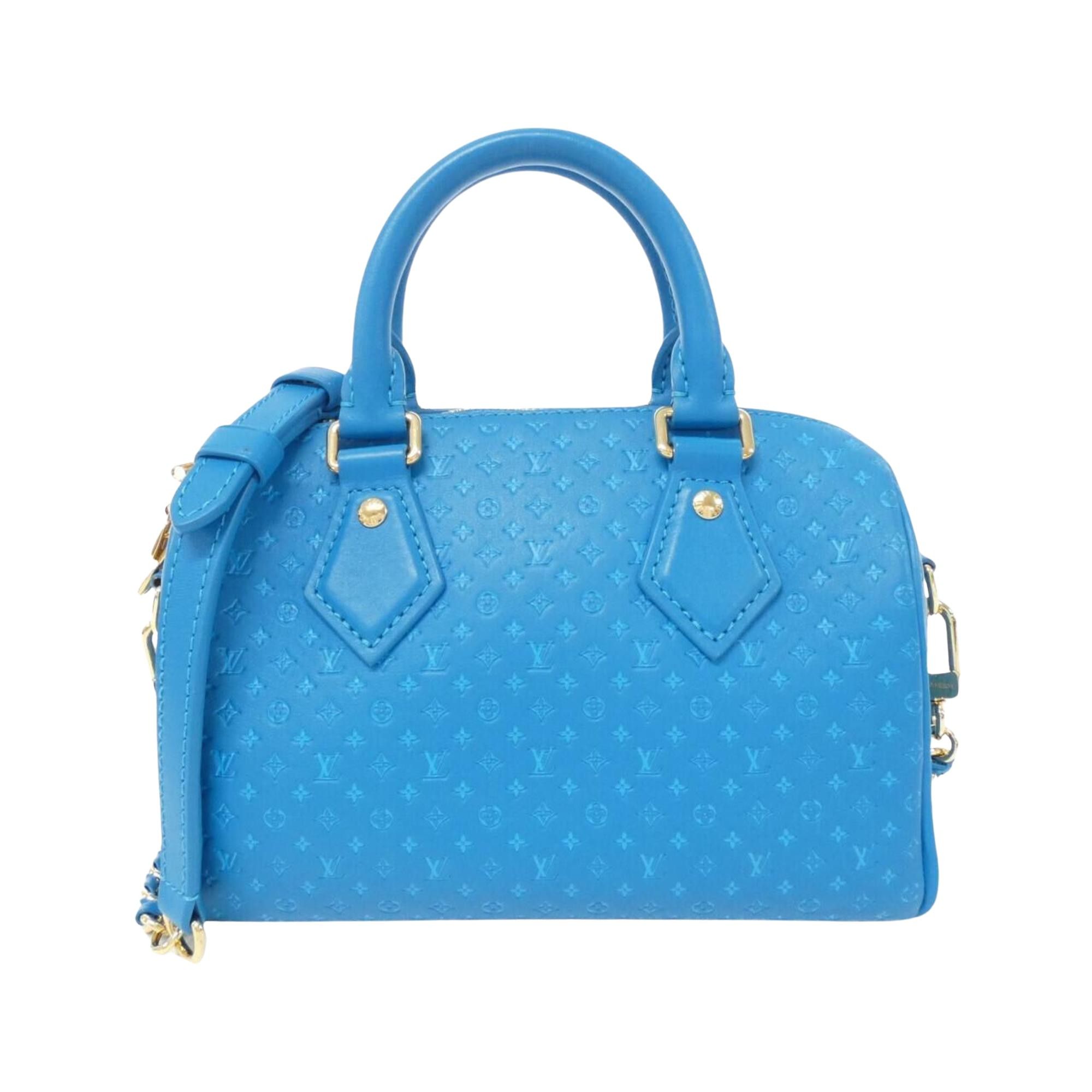Louis Vuitton Louis Vuitton travel Size ONE SIZE - 1 Thumbnail