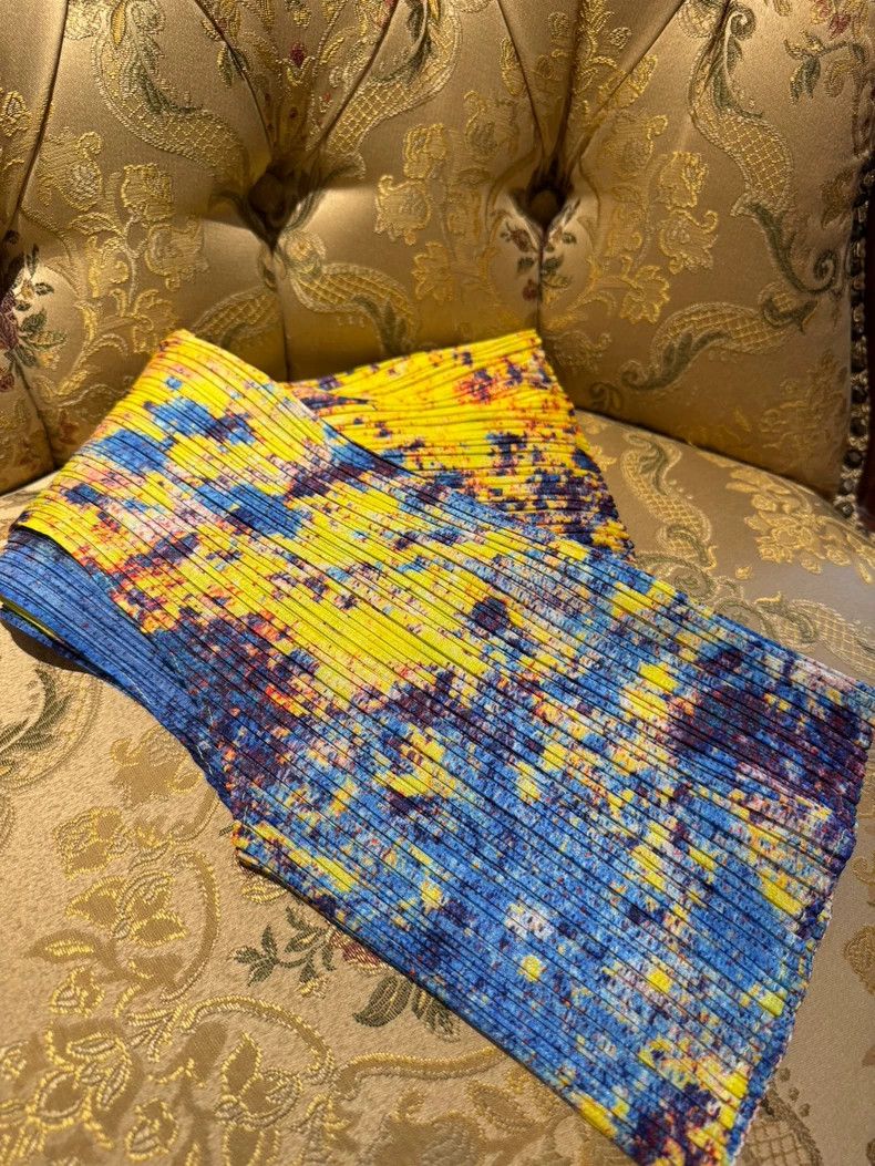 Issey Miyake Issey Miyake size:3 Yellow and blue pleated starry sky sho Size XS / US 0-2 / IT 36-38 - 2 Thumbnail