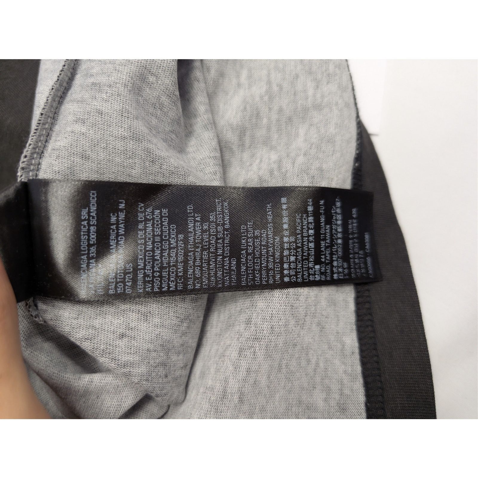Balenciaga o1rshd1 Neg Print Raglan Oversized T-Shirt in Heather Grey Size US S / EU 44-46 / 1 - 19 Thumbnail