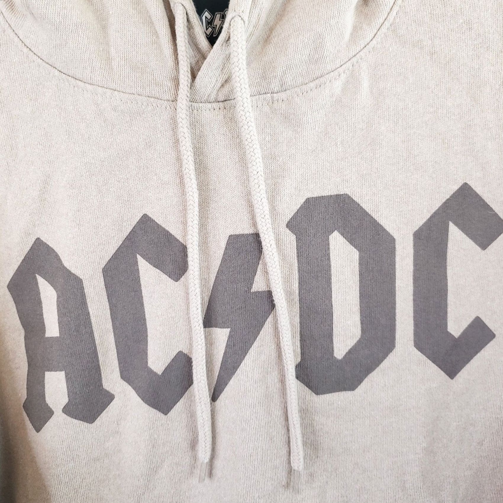 Vintage AC/DC Hoodie Sweatshirt Unisex M Beige Band Member Scene Back, Pockets Graphic Print Hoodie, AC/DC, Beige, M, Unisex Adults Size US M / EU 48-50 / 2 - 6 Thumbnail