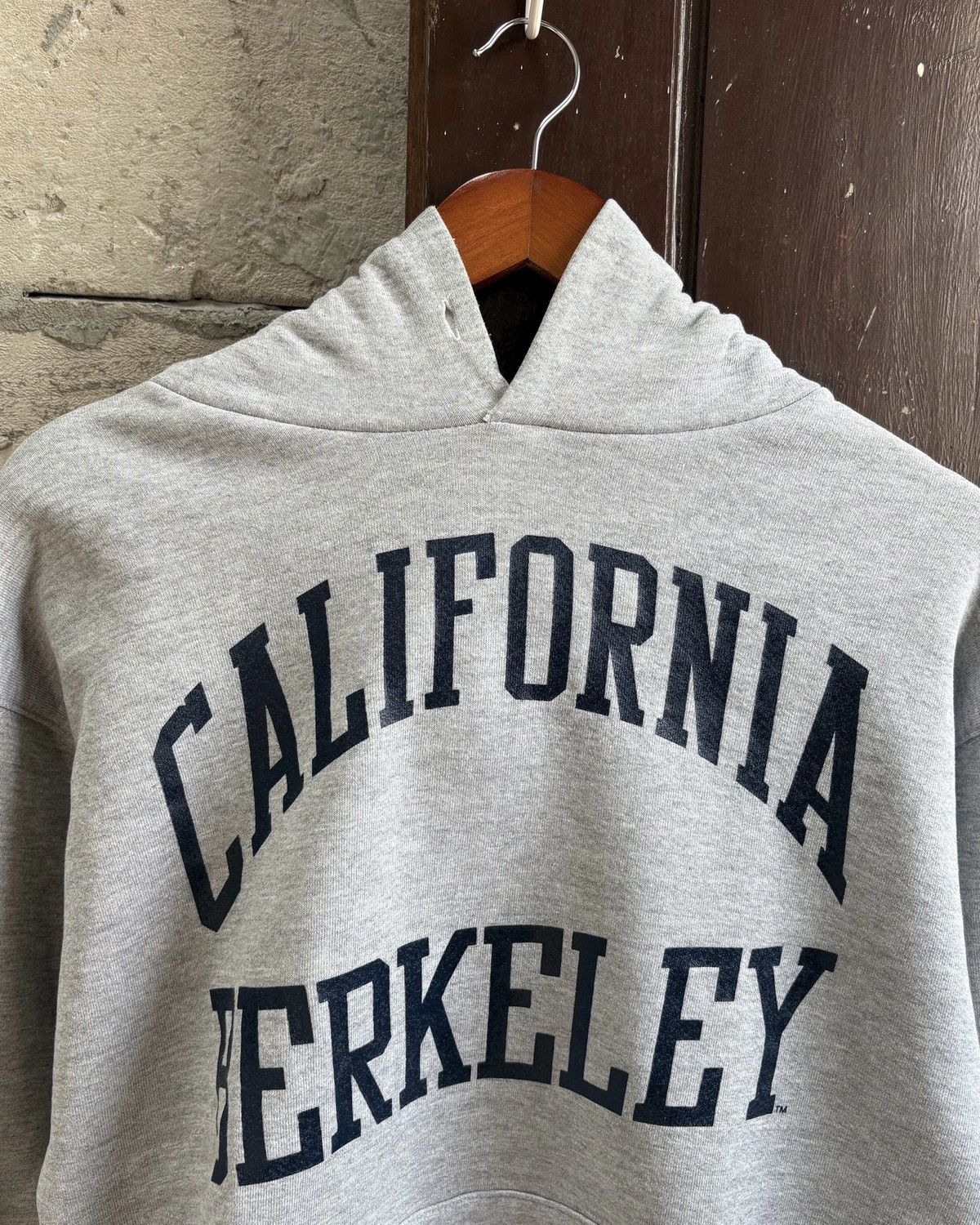 Japanese Brand Vintage 2000s Grey “California Berkeley” Russell Hoodie Size US L / EU 52-54 / 3 - 1 Thumbnail