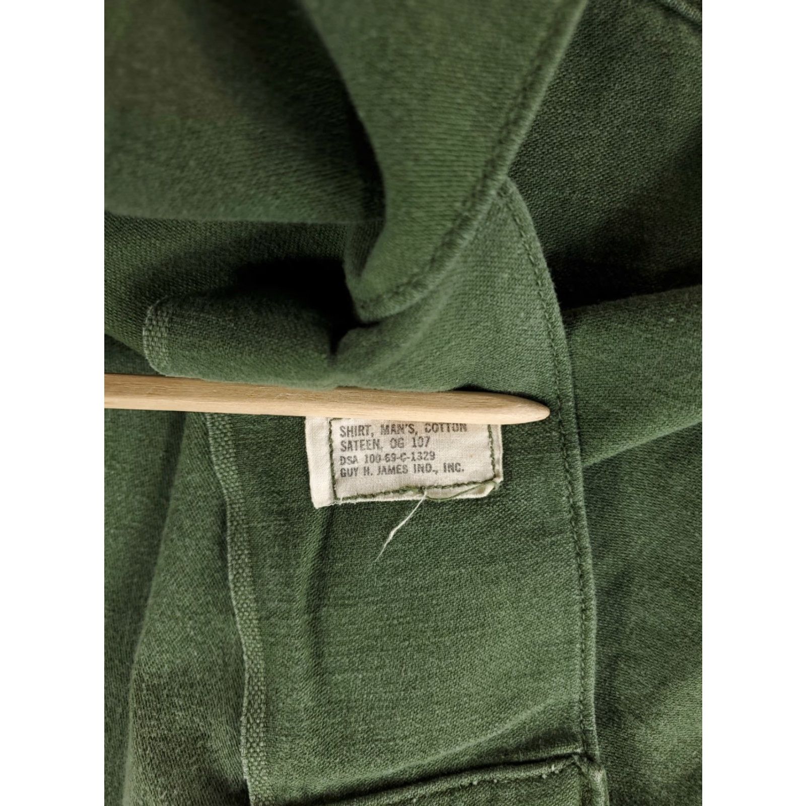 Vintage VINTAGE US Army OG 107 Button Up Field Shirt Sateen Green Mens 15.5x33 M Long Sleeve Mens - VTG 60s Vietman Size US M / EU 48-50 / 2 - 4 Thumbnail