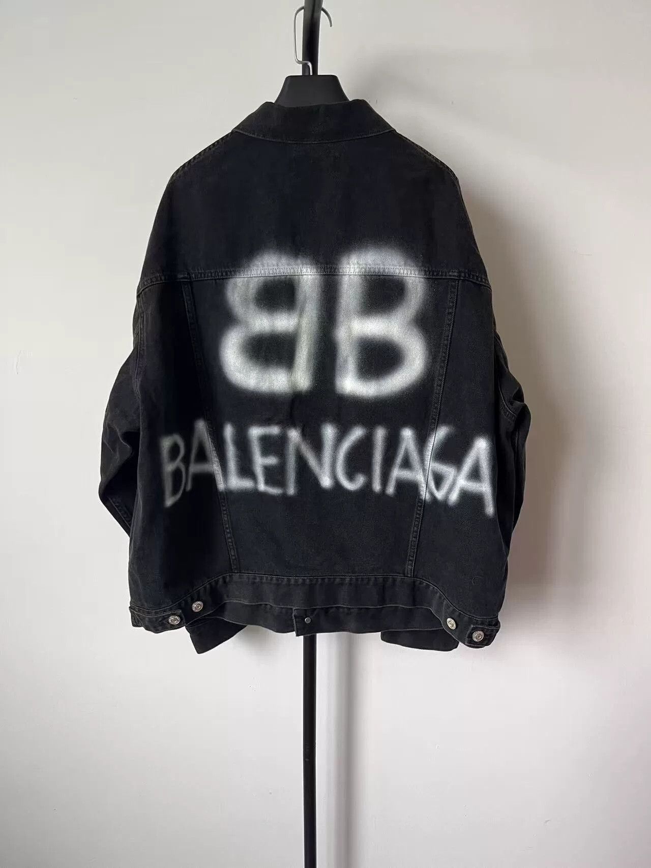 Balenciaga Balenciaga Men's Black Graffiti Denim Jacket Size US XS / EU 42 / 0 - 1 Thumbnail