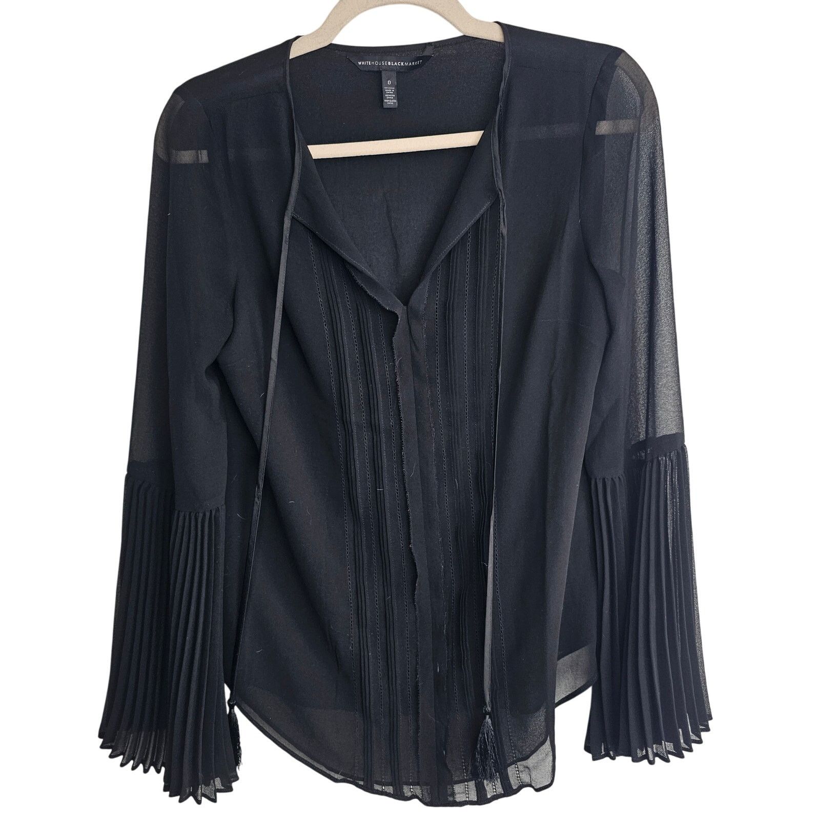White House Black Market White House Black Market Blouse Women 0 Pintuck Bell Sleeve Size XS / US 0-2 / IT 36-38 - 1 Thumbnail