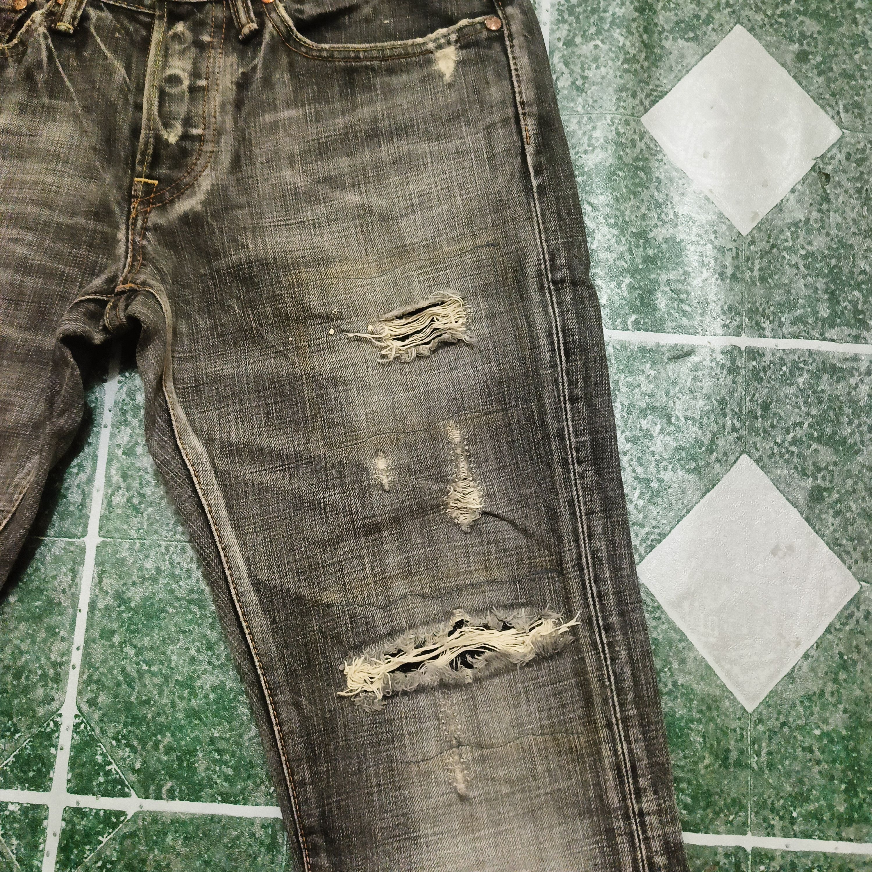 Le Grande Bleu (L.G.B.) Japan Ripped Rivet&Blue Painted distressed Studded Jeans LGB Size US 30 / EU 46 - 12 Thumbnail