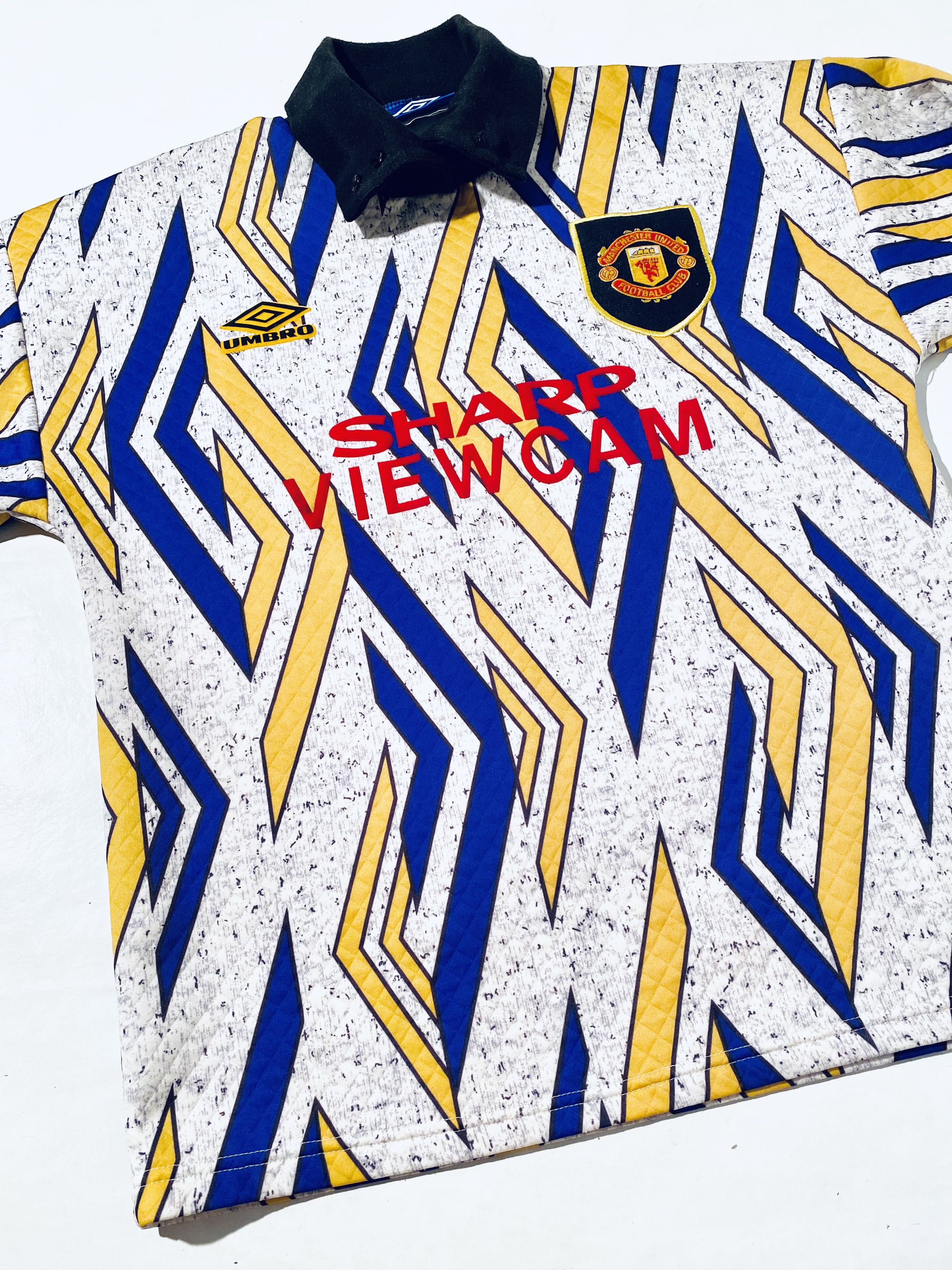 Umbro Manchester United Goalkeeper Away Jersey Shirt 1993 - 1995 Size US S / EU 44-46 / 1 - 4 Thumbnail