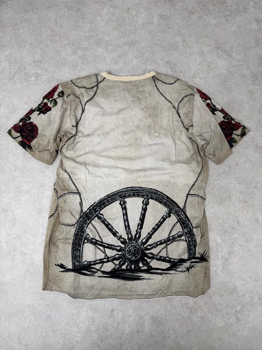 Dolce & Gabbana 2010s Dolce & Gabbana Faded Grey Gun Rose T-Shirt Size US M / EU 48-50 / 2 - 2 Thumbnail