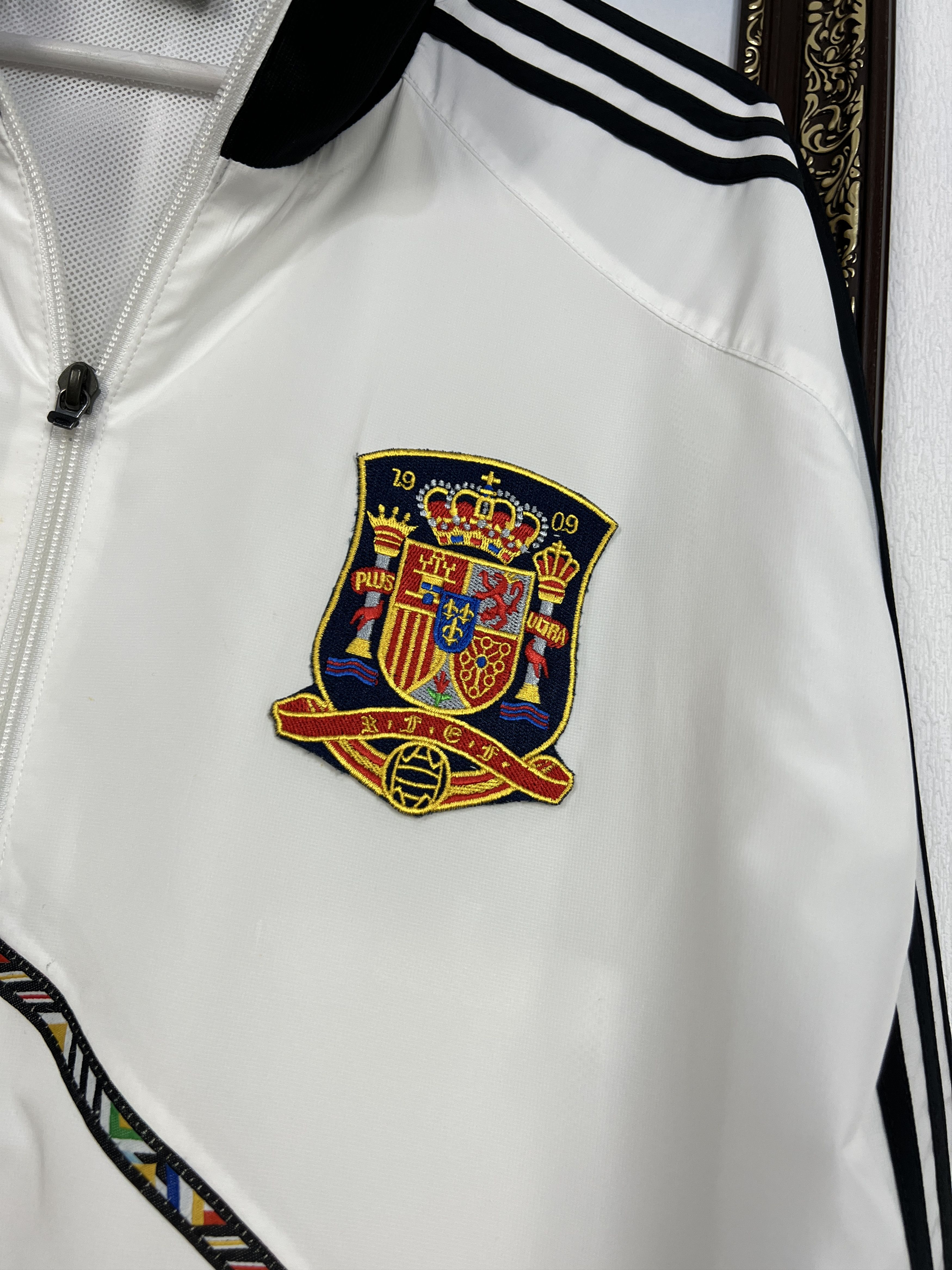 Adidas Vintage Adidas Spain White Football Jacket Soccer Track Top Size US M / EU 48-50 / 2 - 3 Thumbnail
