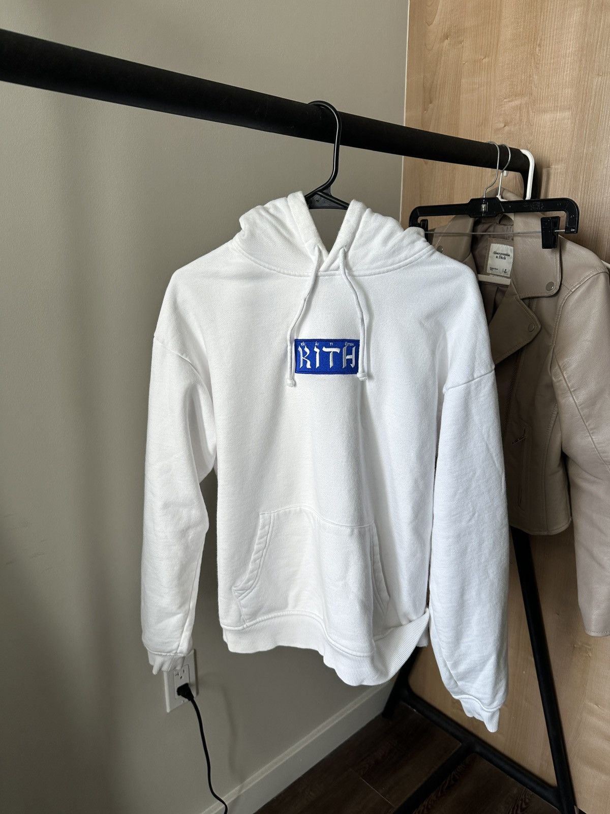 即発送可能 Kith Script Hebrew Script White ショップバック付 Kith ...