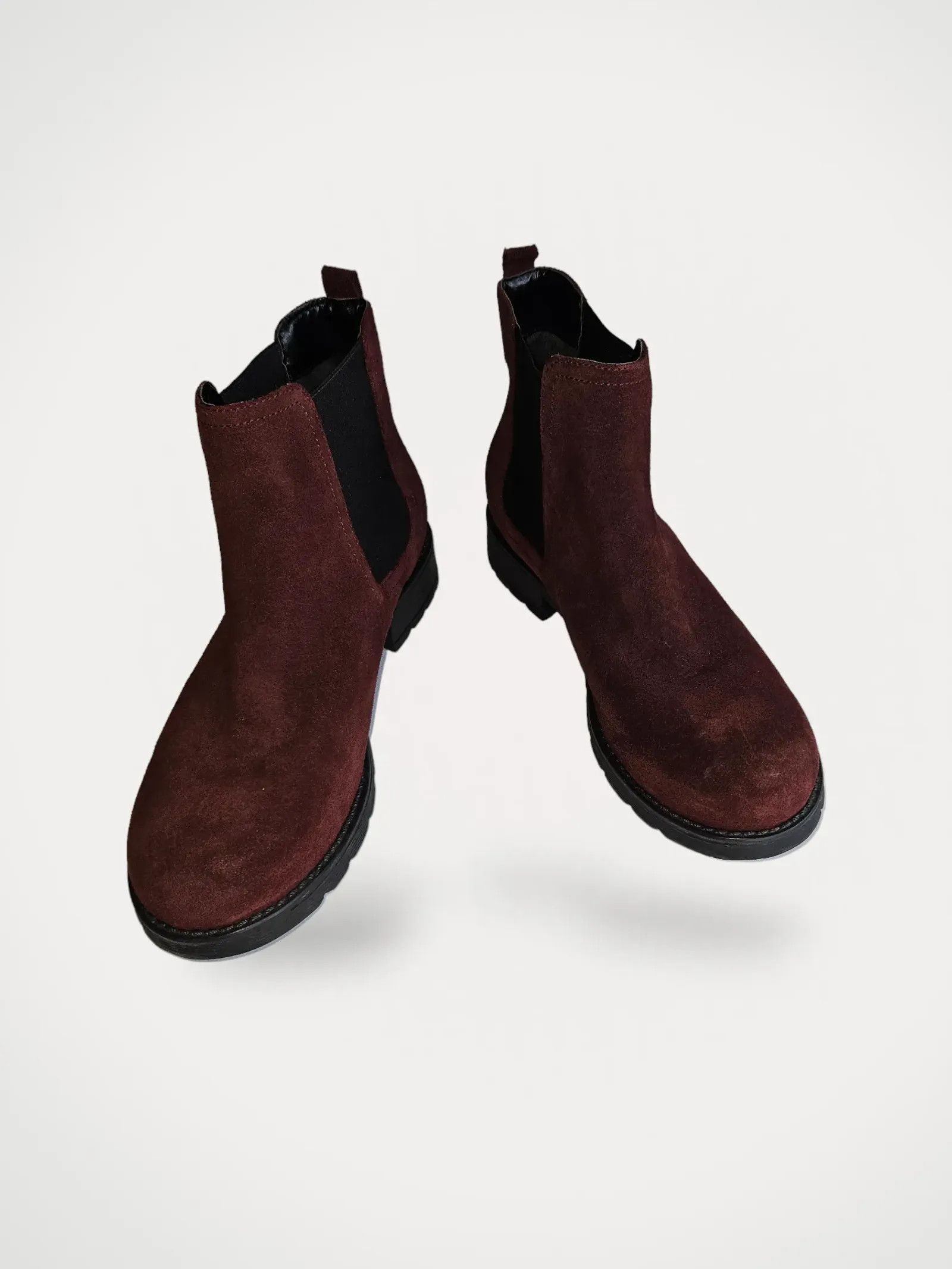 Chelsea Soccer Chelsea Boots Size US 10 / IT 40 - 1 Thumbnail