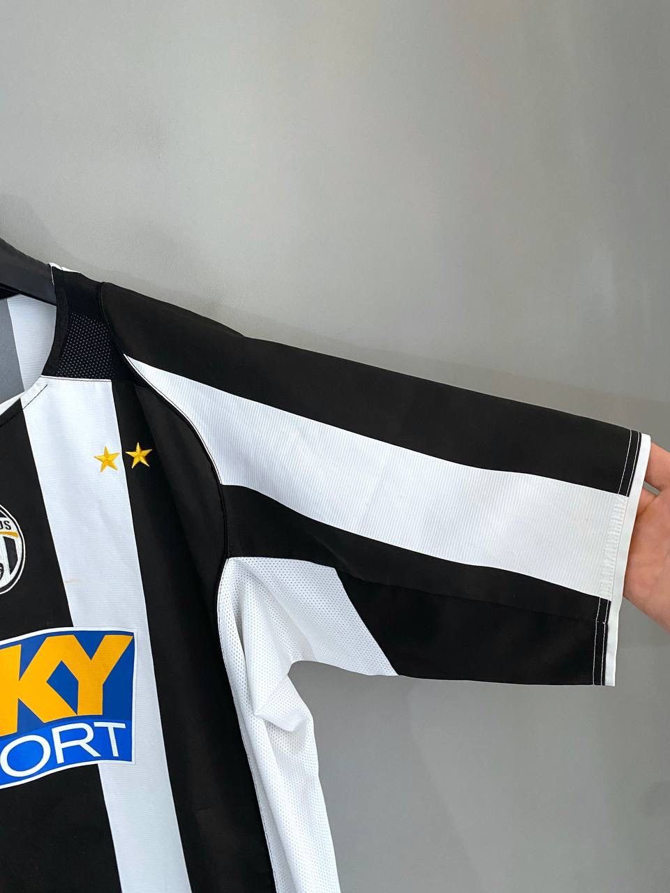 Nike FC Juventus 2004/2005 Home Soccer Jersey Football Shirt, M Size US M / EU 48-50 / 2 - 8 Thumbnail