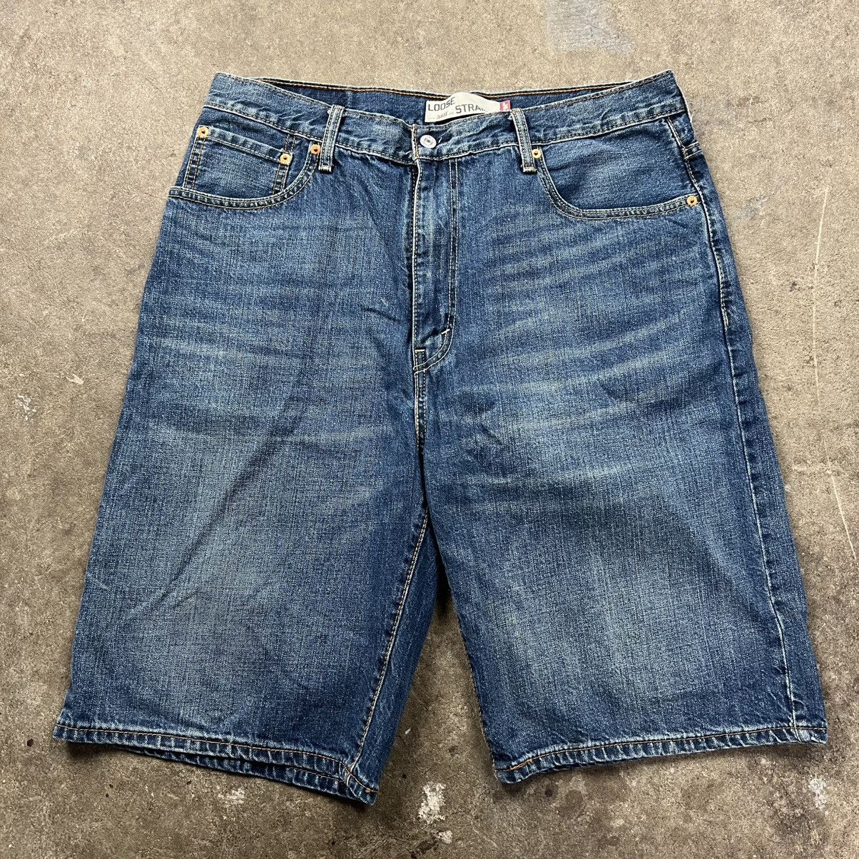 Levi's Levi’s 569 Jean Shorts Size US 36 / EU 52 - 2 Thumbnail