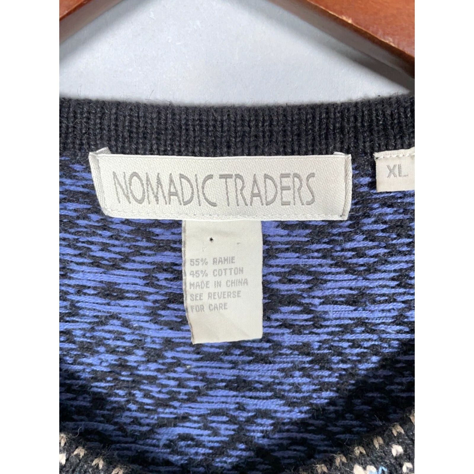 Vintage VINTAGE Nomadic Traders Women's Sweater Cardigan Size Medium Blue Geometric Pattern Casual Retro Knit Fall Winter Size M / US 6-8 / IT 42-44 - 4 Thumbnail