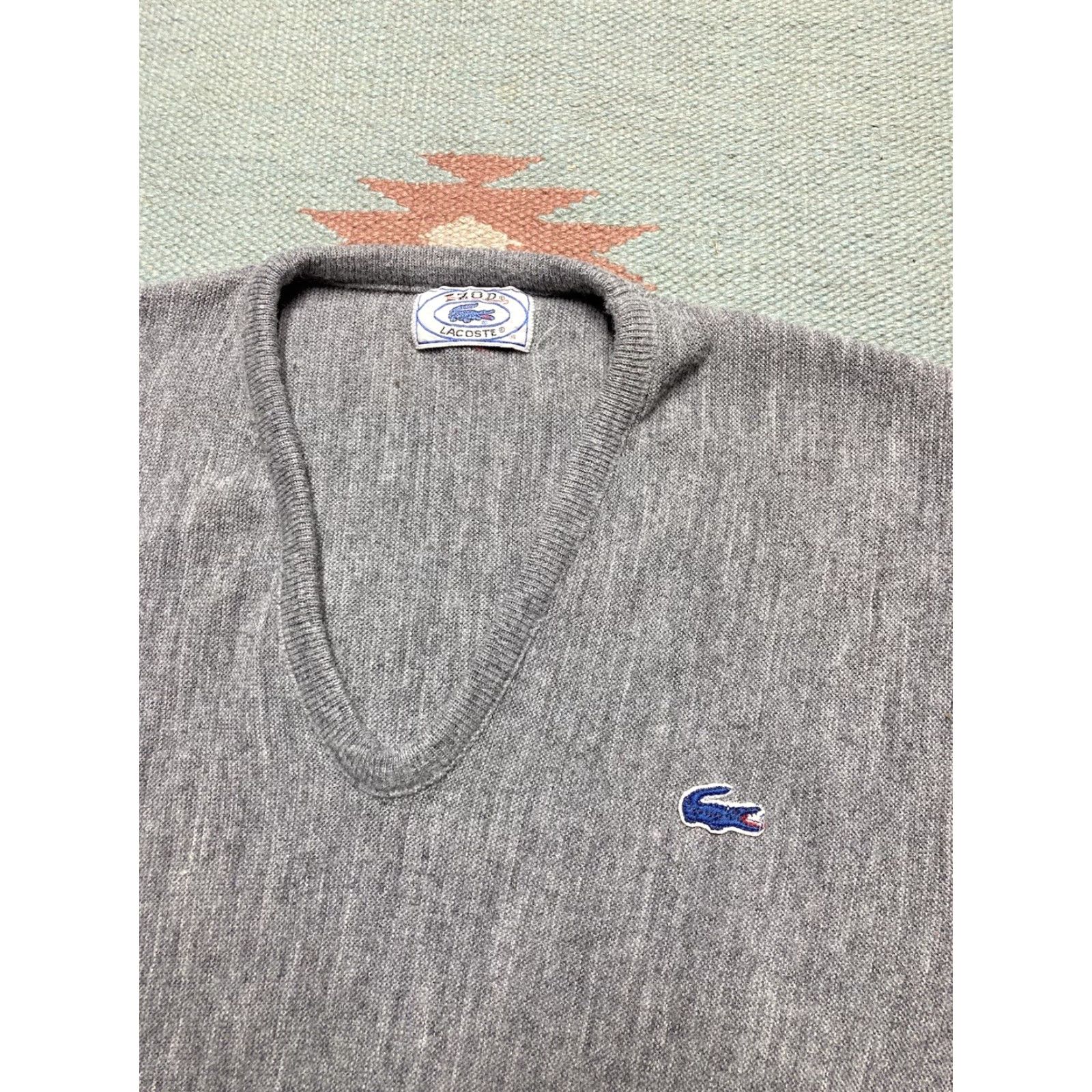 Lacoste VINTAGE Izod Lacoste v neck sweater long sleeve gray gator 1970s 80s medium Size US M / EU 48-50 / 2 - 2 Thumbnail