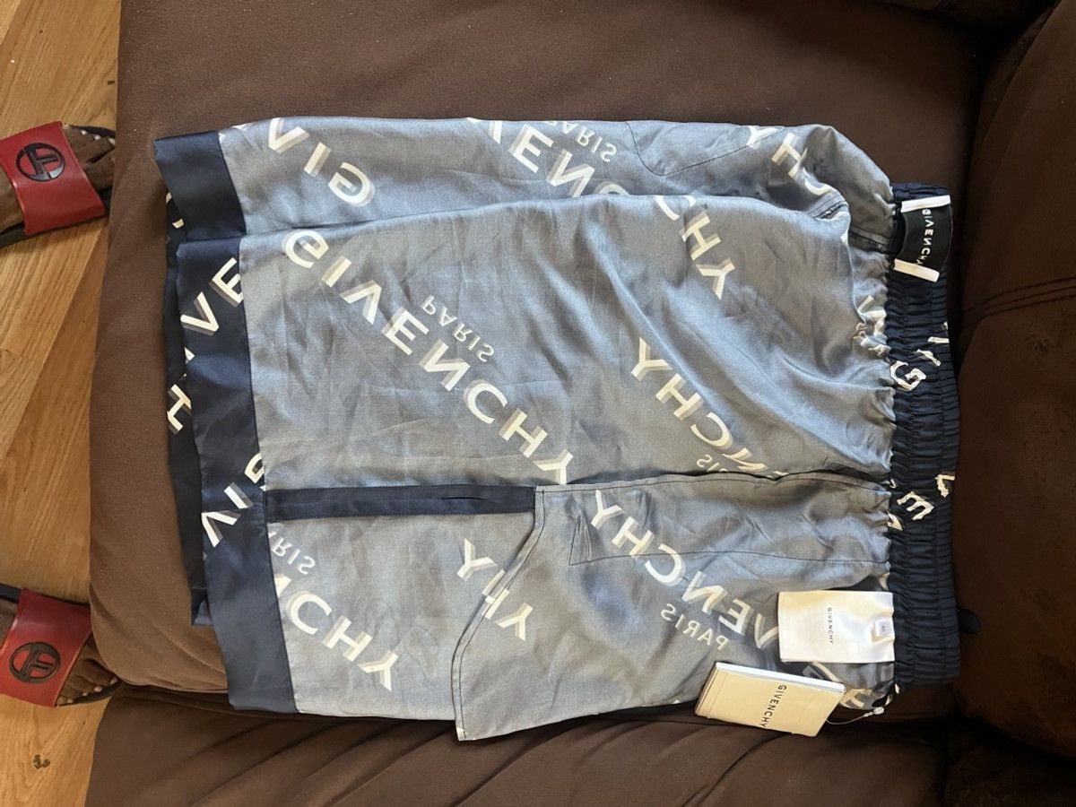 Givenchy Shadow Printed Bermuda Shorts Sz: 46 Orig: $1450