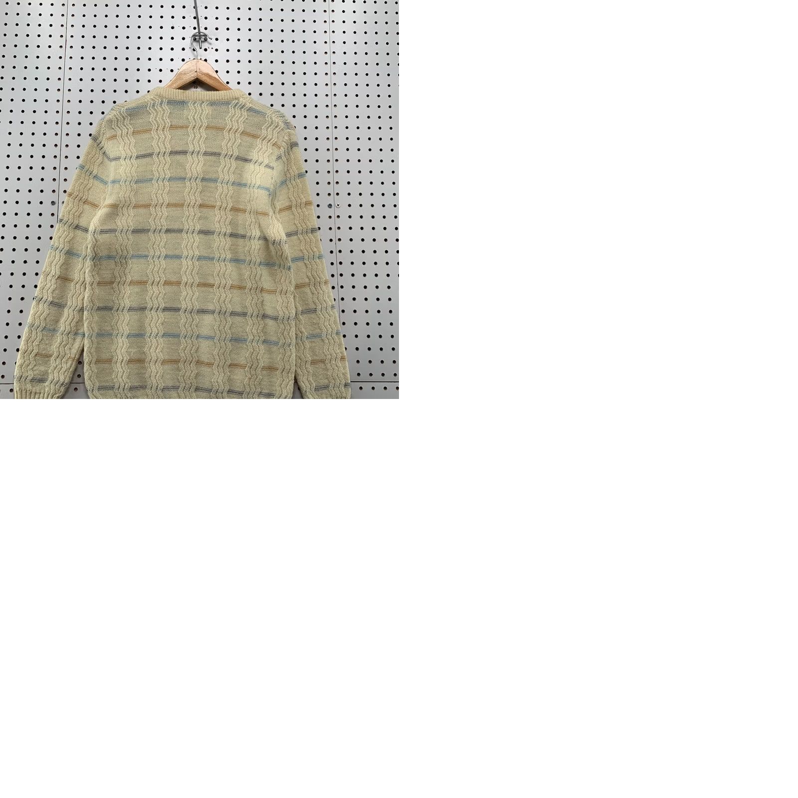 Vintage VINTAGE AMANA Wintuk Knit Sweater Mens Size 42 Beige V Neck Striped Pullover Size US L / EU 52-54 / 3 - 10 Thumbnail