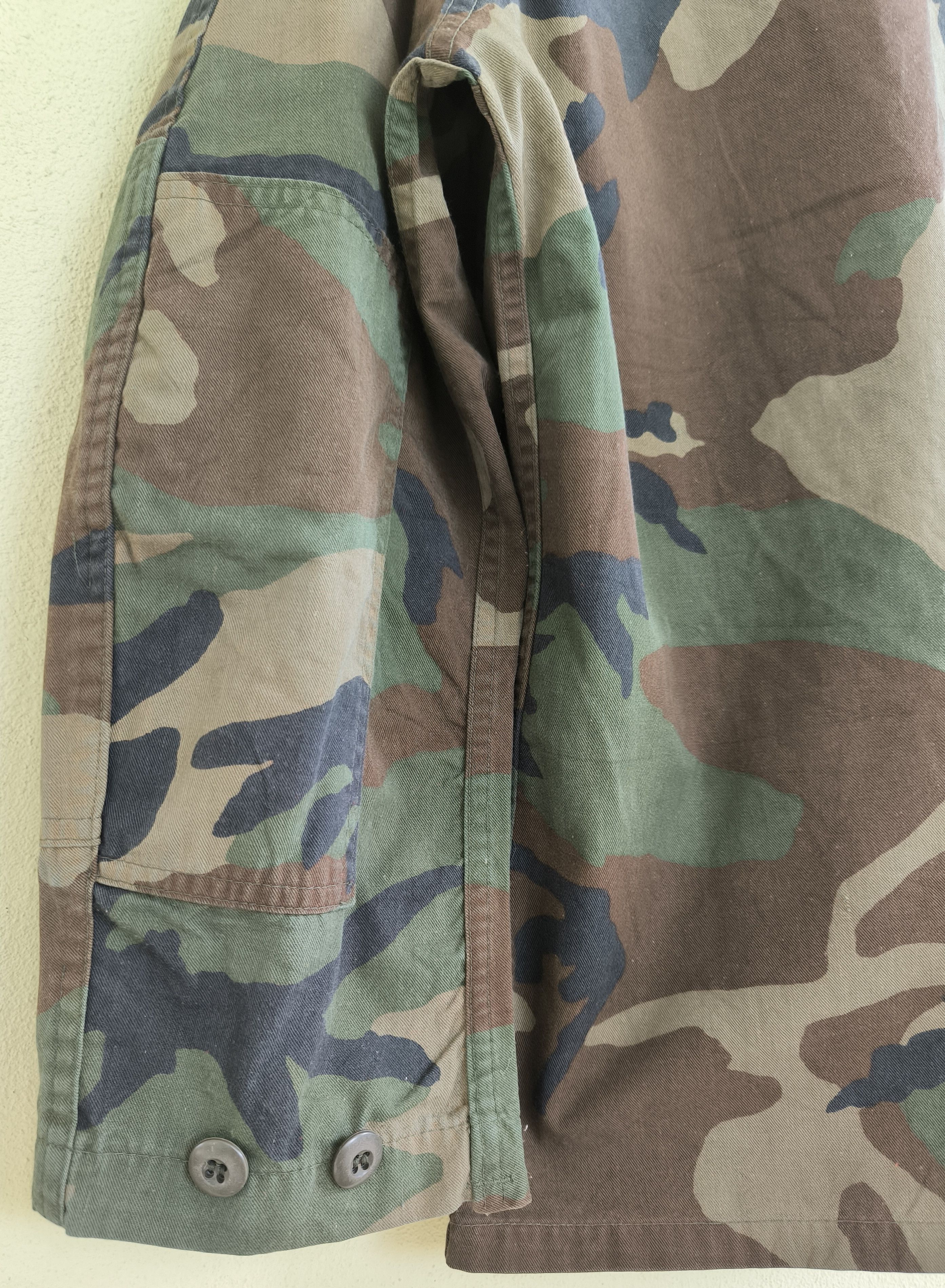 Vintage Vtg military woodland combat camo field jacket Size US M / EU 48-50 / 2 - 11 Thumbnail