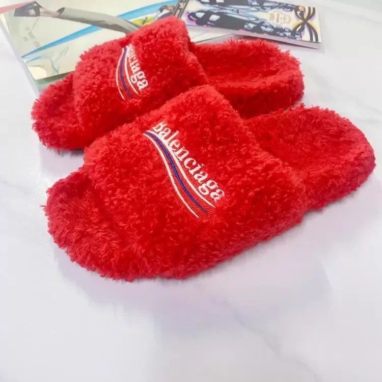 Balenciaga Balenciaga Red Furry Slide 37 Size US 6.5 / IT 36.5 - 1 Thumbnail