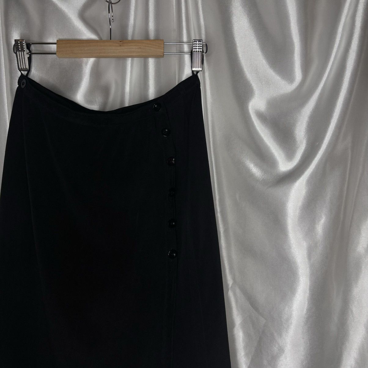 Escada vintage silk skirt Escada black oldmoney high waisted Size 27" / US 4 / IT 40 - 2 Thumbnail