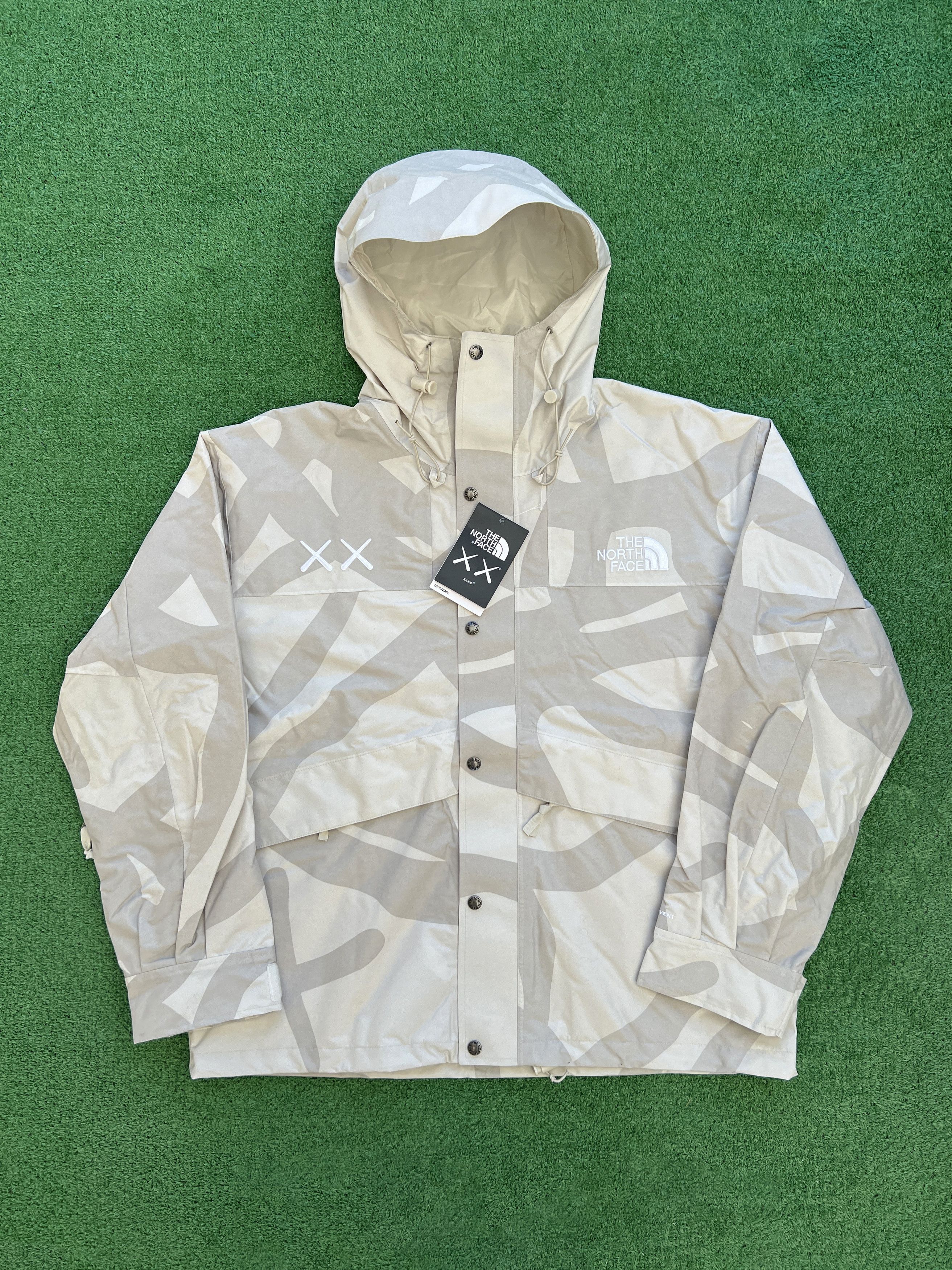 Kaws × The North Face KAWS x The North Face Mountain Jacket Size US L / EU 52-54 / 3 - 3 Thumbnail