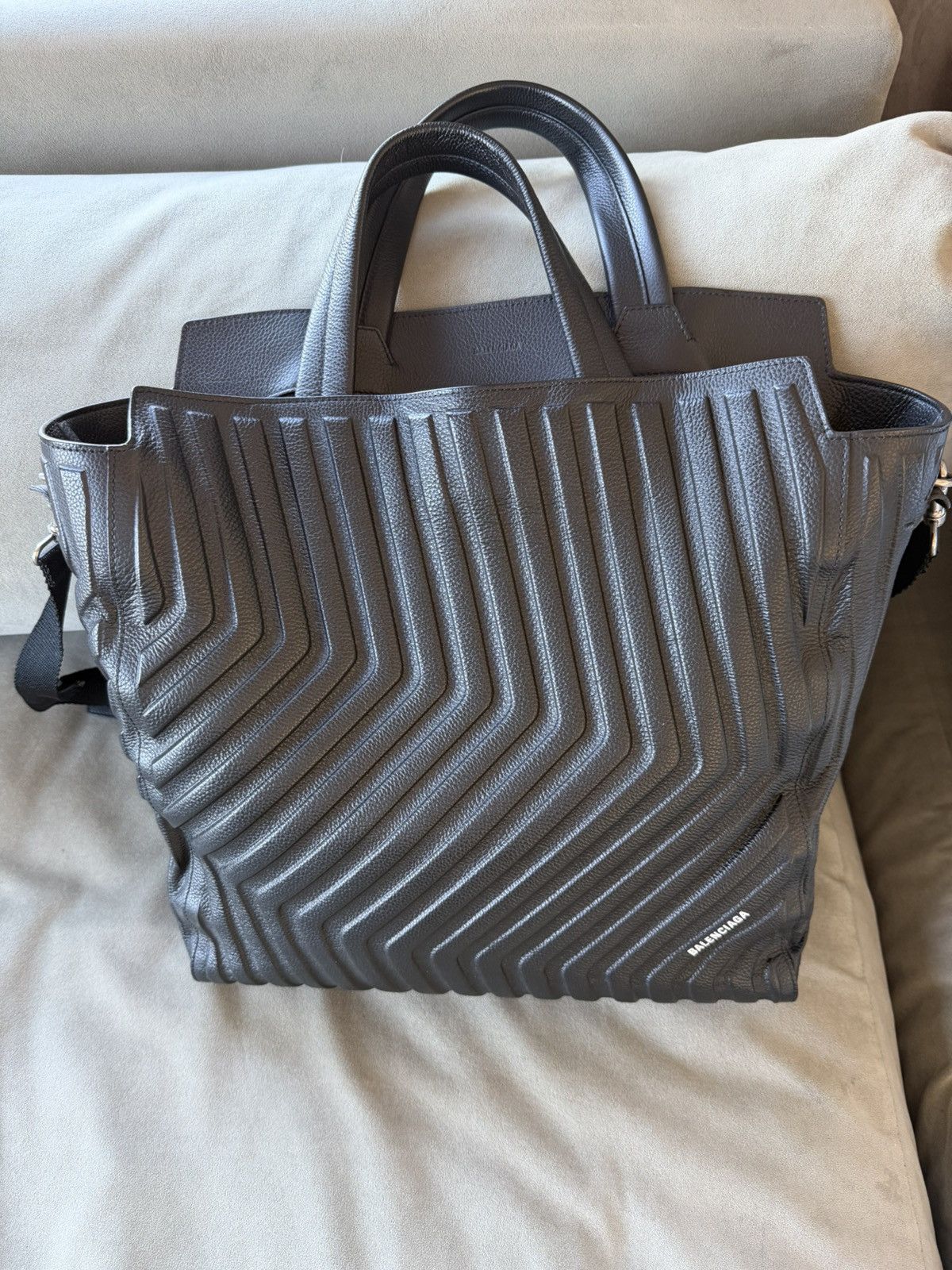 Balenciaga Balenciaga leather Car Sling/tote bag RARE with dust bag Size ONE SIZE - 10 Thumbnail