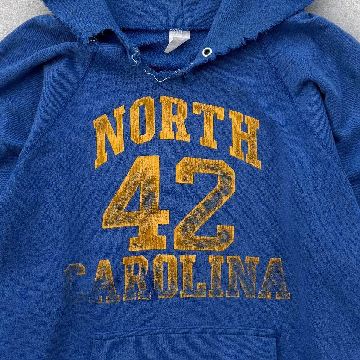 Vintage Vintage 70s distressed "NORTH 42 CAROLINA" Sweatshirt Hoodie Size US L / EU 52-54 / 3 - 3 Thumbnail
