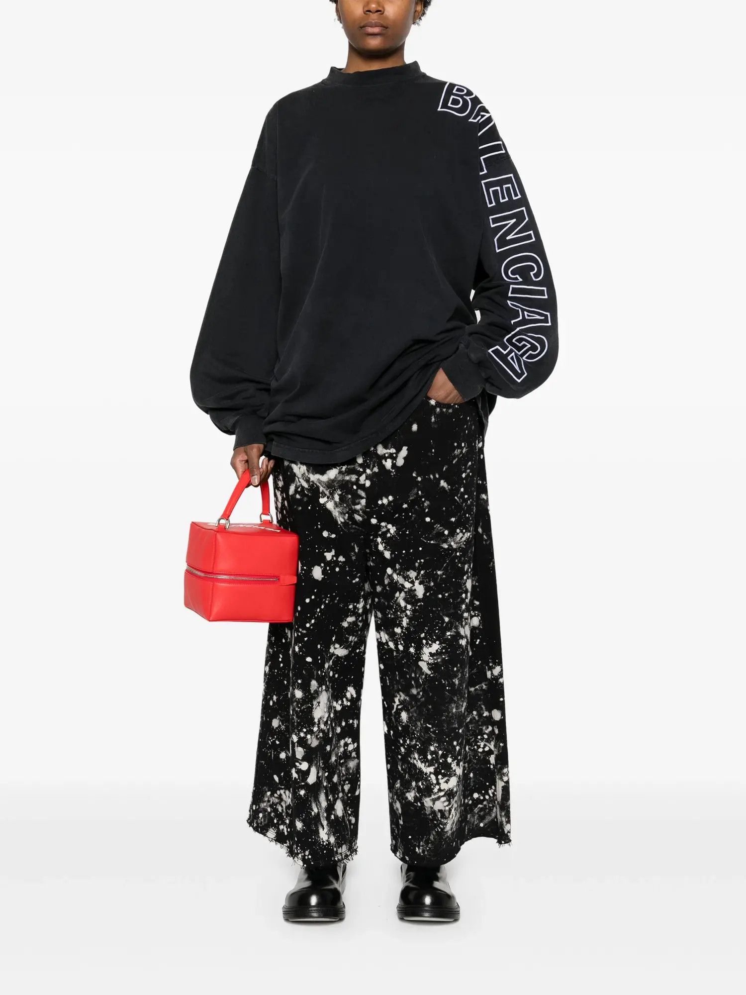Balenciaga o1la1rc1a0625 Large Fit Long Sleeve T-Shirt Oversized Black Size US XXL / EU 58 / 5 - 3 Thumbnail