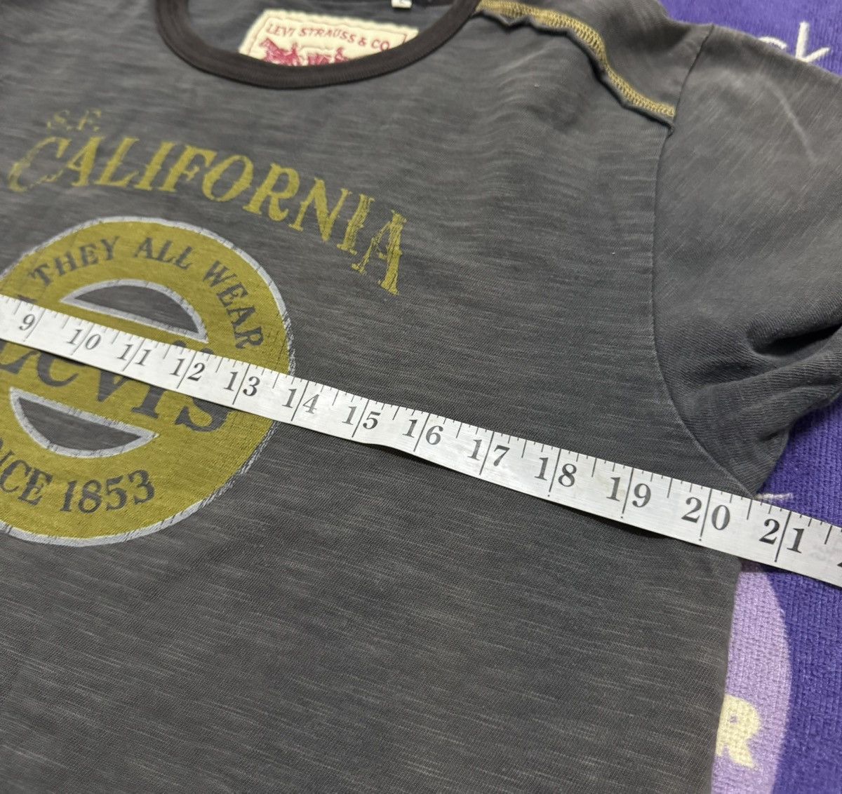 Levi's Vintage Clothing Vintage LEVIS Tee Size US L / EU 52-54 / 3 - 10 Thumbnail