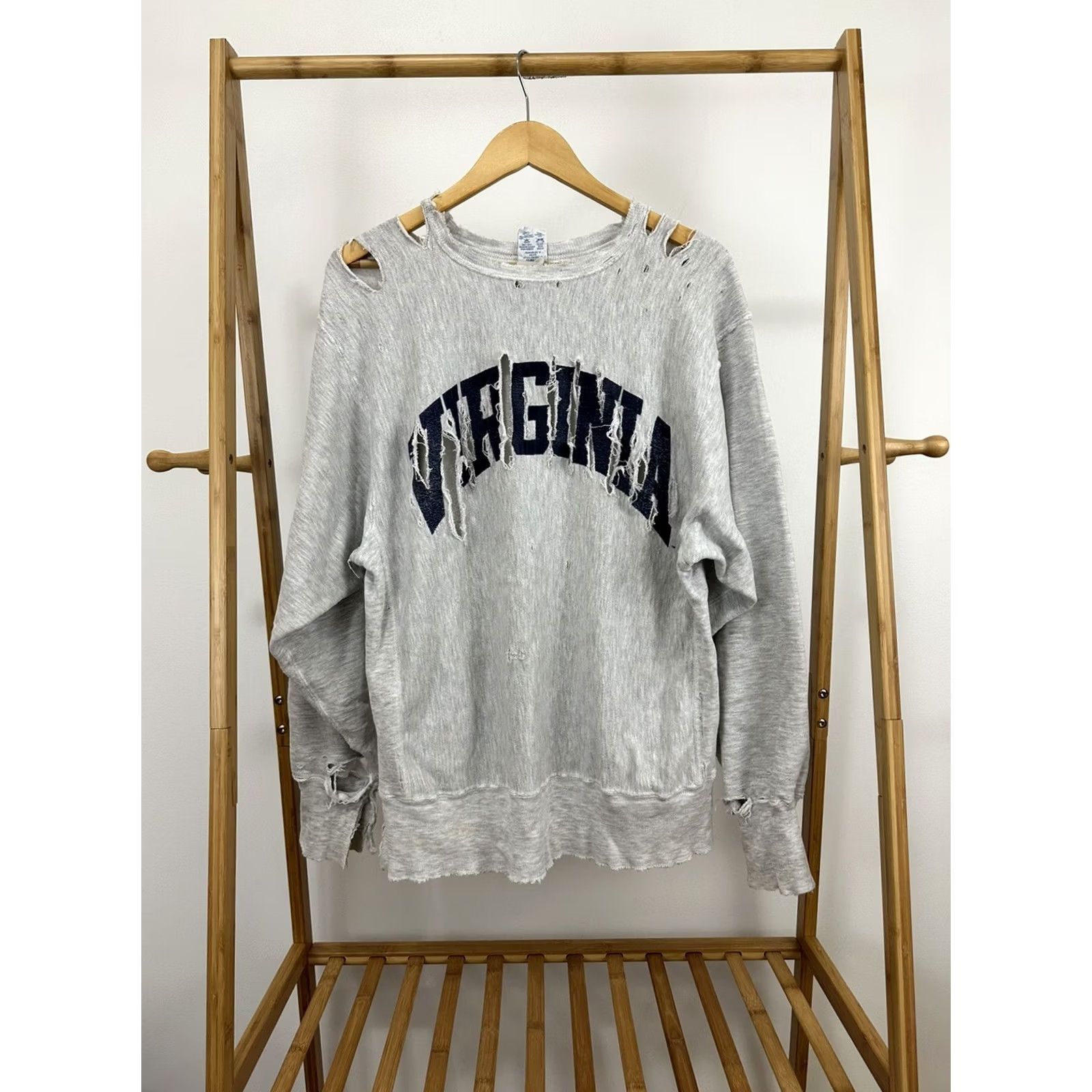 Champion VTG Champion Reverse Weave Sweatshirt Distressed WORN WIP Gray L Men Mens Shirt Pullover 90s Virginia Size US L / EU 52-54 / 3 - 2 Thumbnail