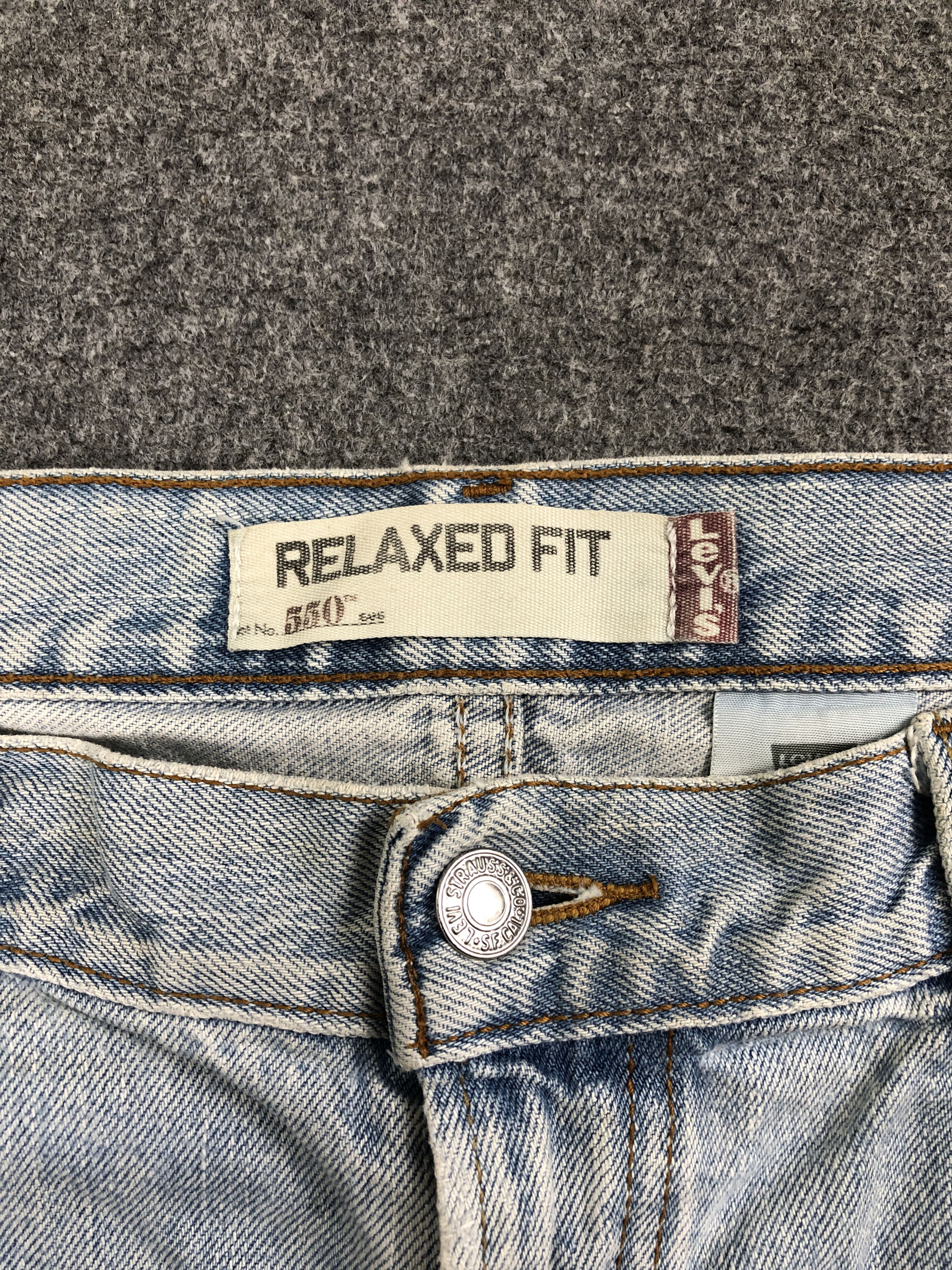 Levi's Light Washed Vintage Levis 550 Jeans DP2520 Size US 35 - 9 Thumbnail
