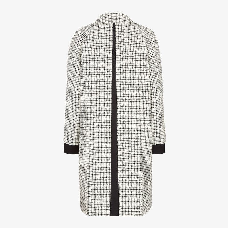 Fendi o1s1wg110326 Overcoat in White/Black Size L / US 10 / IT 46 - 2 Thumbnail