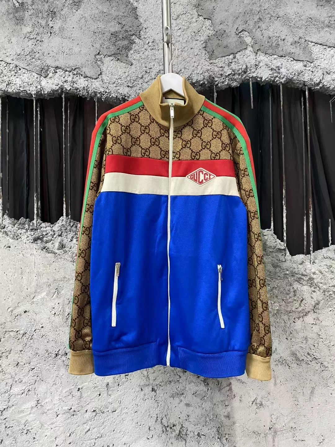 Gucci Gucci Red White Blue Monogram Jacket Size US M / EU 48-50 / 2 - 1 Thumbnail