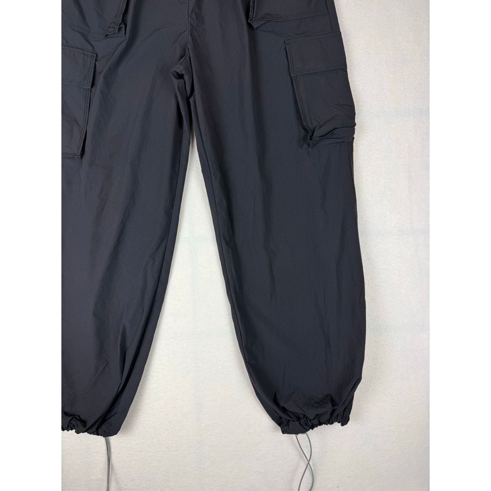 Fabletics fabletics men jogger pants size XL in very good condition Size US 27 - 5 Thumbnail