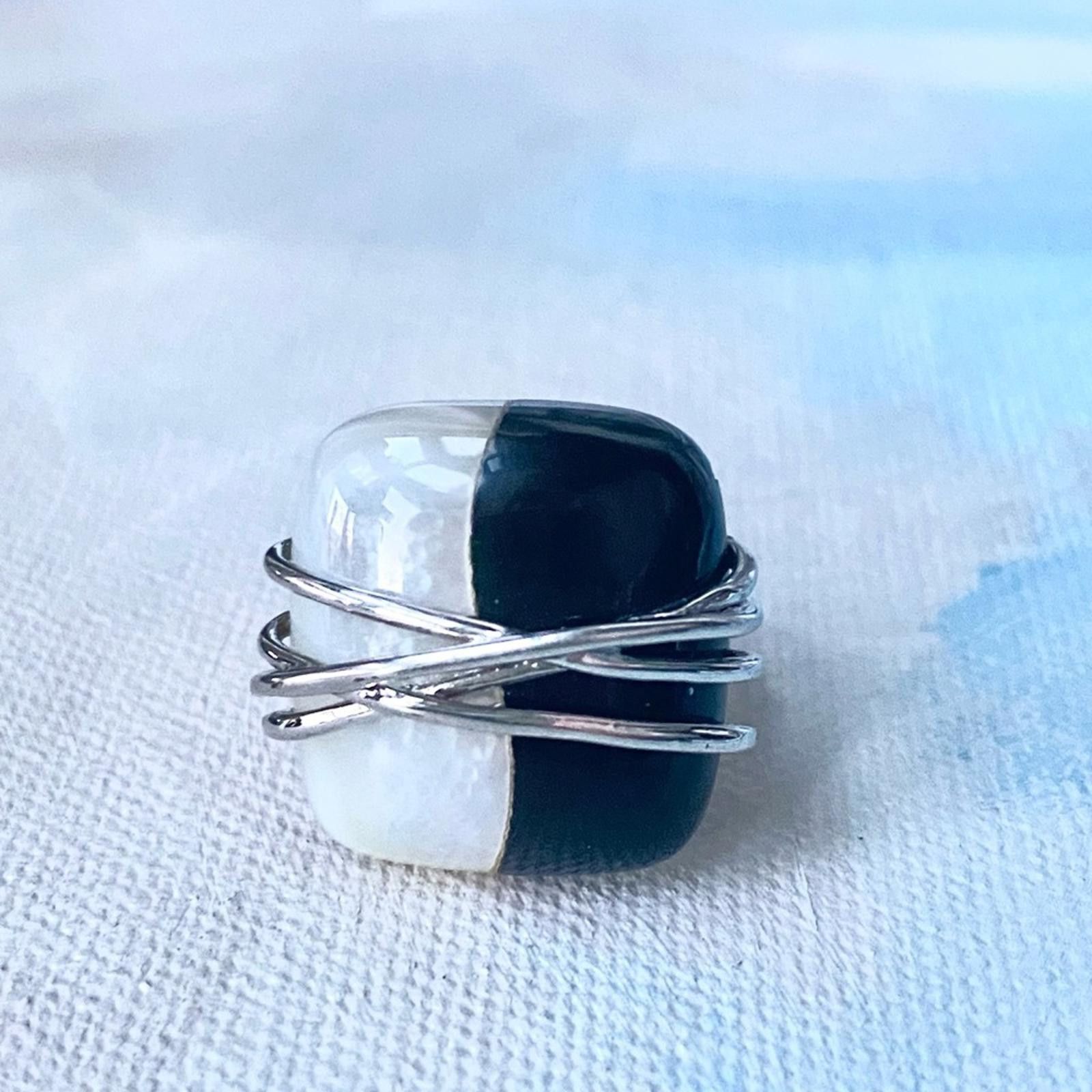 Other Artisan Wire-Wrapped Black & White Statement Ring Size 6 Size ONE SIZE - 2 Thumbnail