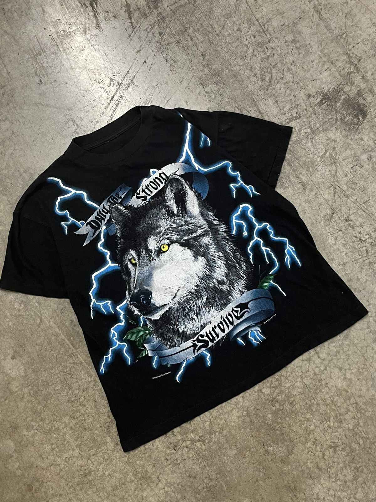 Vintage Vintage 90s American thunder AOP wolf tee shirt rare hype Size US L / EU 52-54 / 3 - 2 Thumbnail
