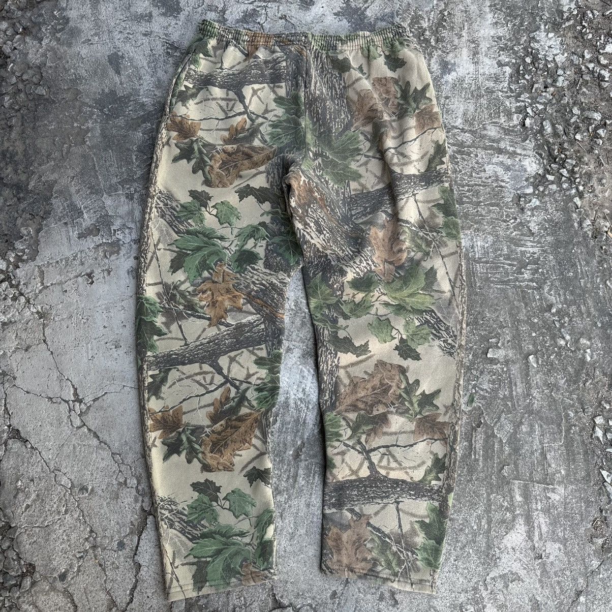 Carhartt × Wrangler (Freesize) Crazy Vintage Y2K Realtree Camo Baggy Sweatpants Size US 34 / EU 50 - 1 Thumbnail