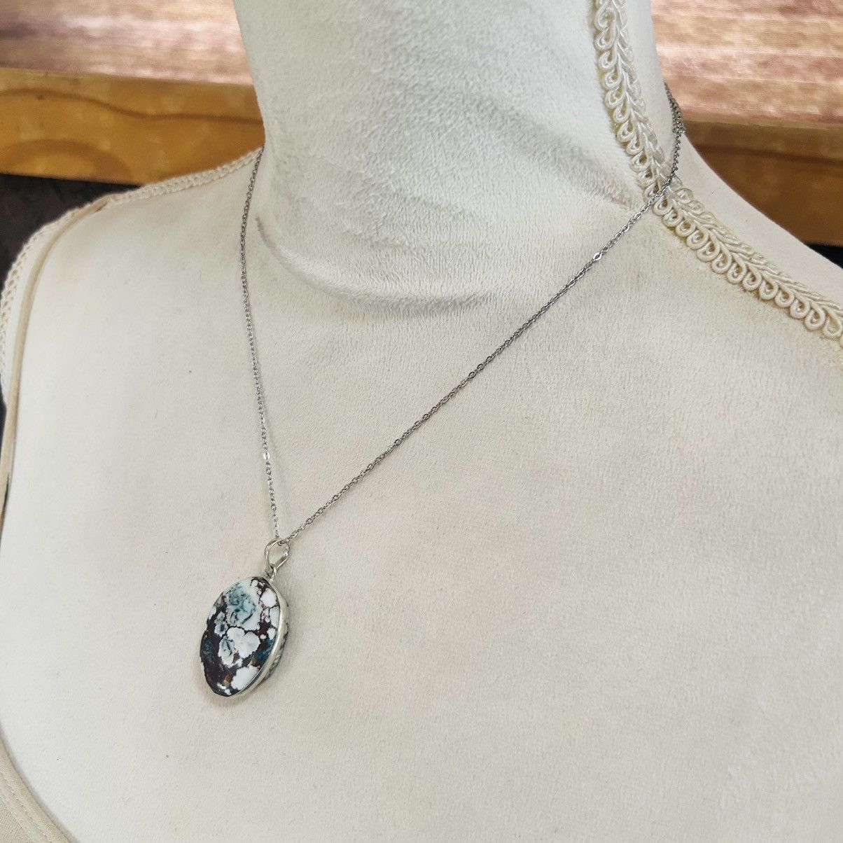 Handmade Handcrafted oval genuine wild horse turquoise necklace Size ONE SIZE - 4 Thumbnail