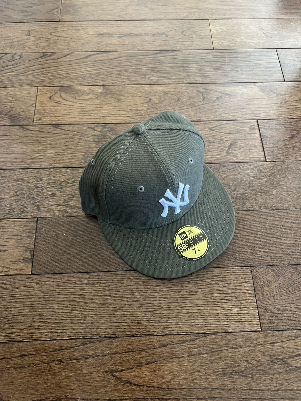 New Era NEW ERA FITTED OLIVE GREEN 7 1/8 Size ONE SIZE - 1 Thumbnail