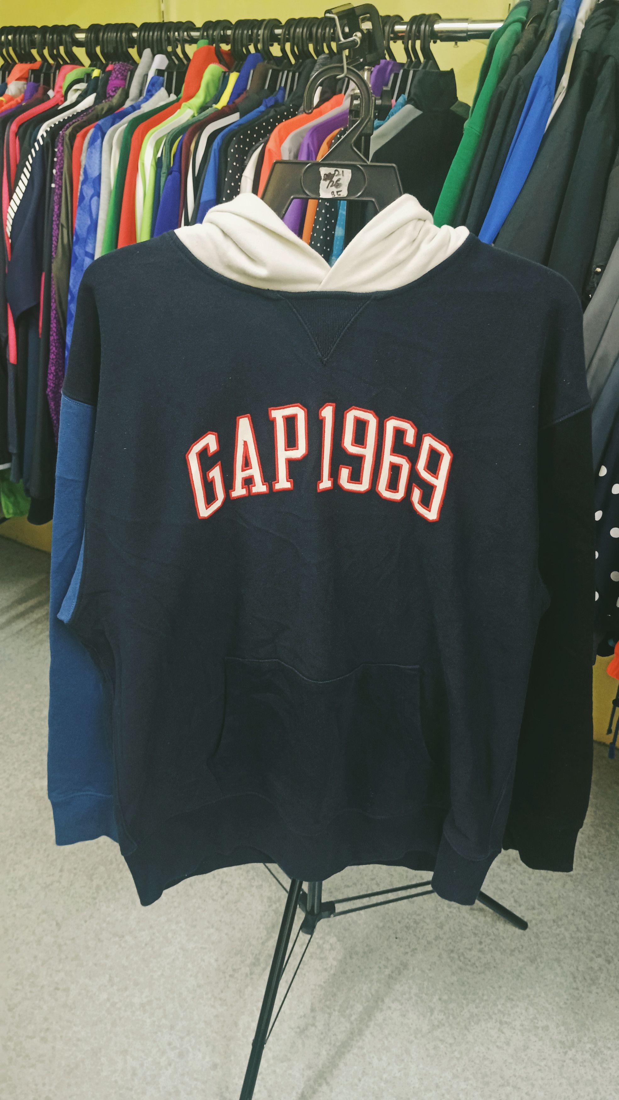 Gap GAP 1969 Spell Out Hoodie Size US L / EU 52-54 / 3 - 1 Thumbnail