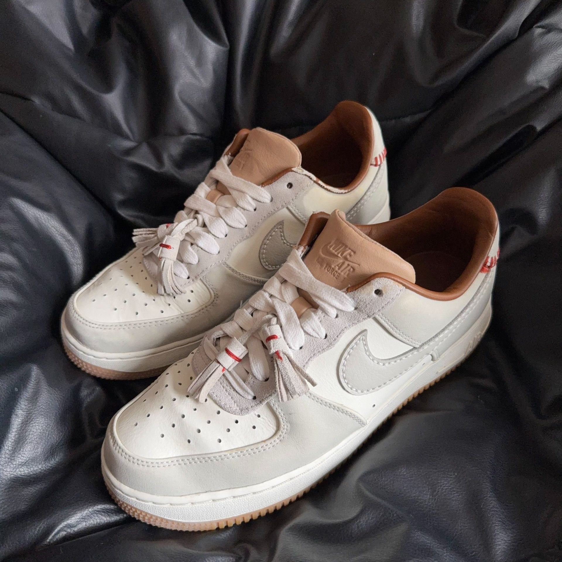 Nike Nike Beige Lowtop Sneakers 42 Men Size US 9 / EU 42 - 1 Thumbnail