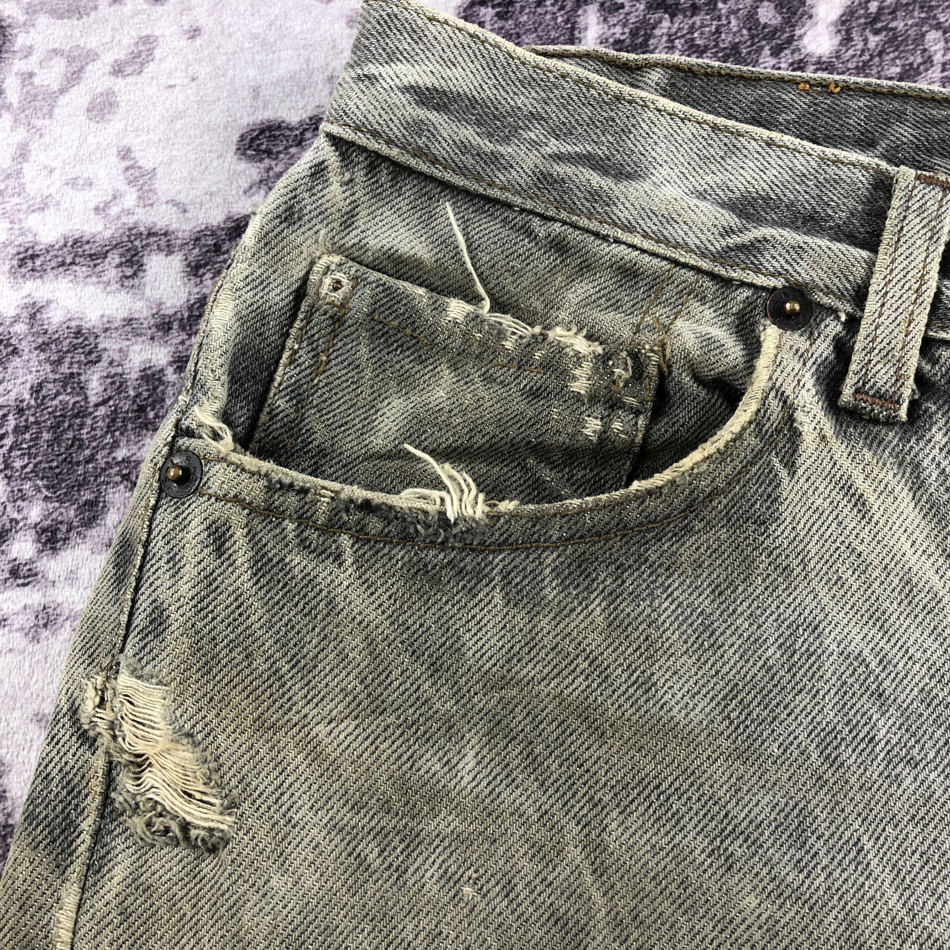 Levi's Vintage 90s Distress Levis 501 Jeans-JM2559 Size US 33 - 12 Thumbnail
