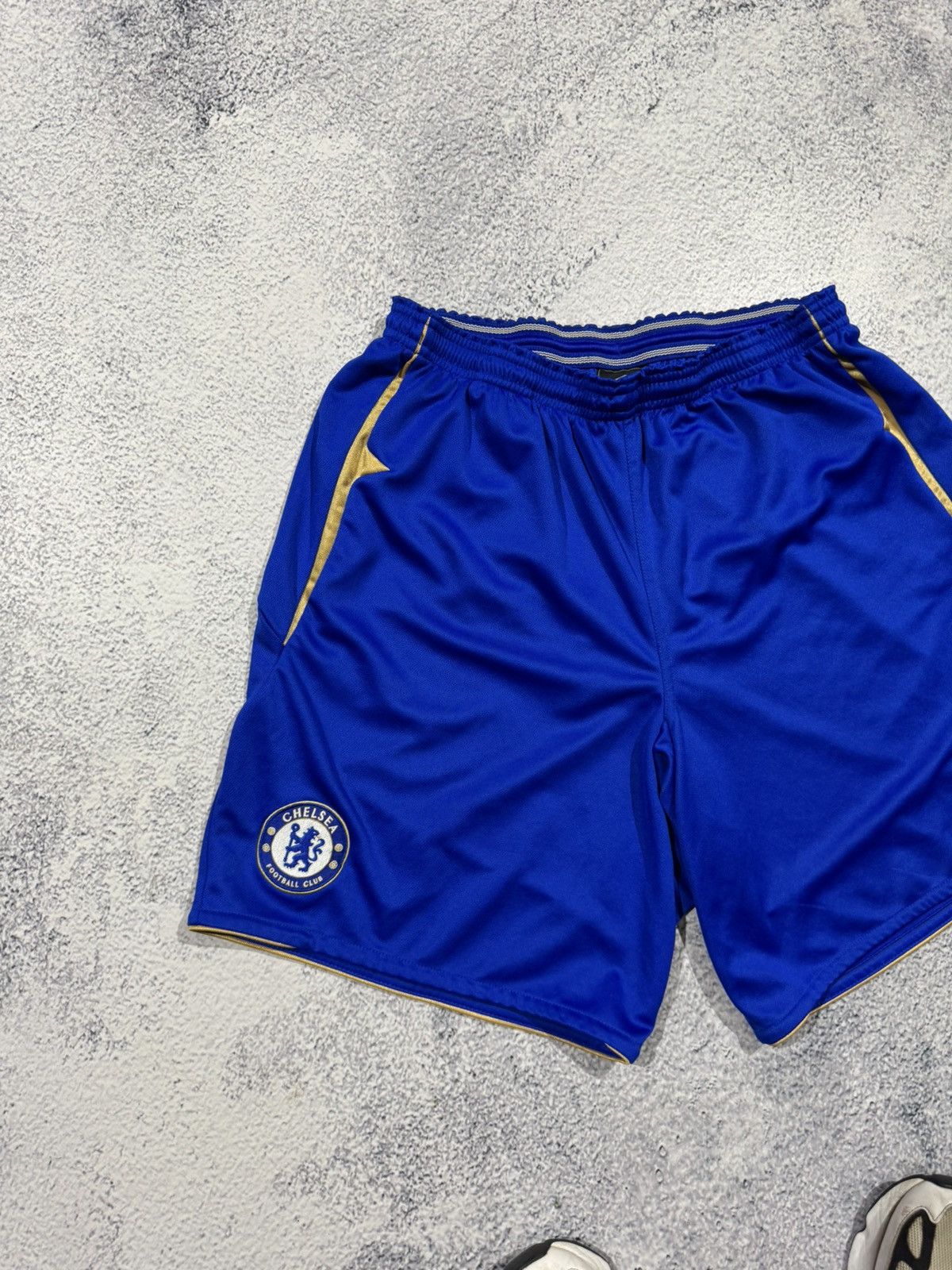 Chelsea Soccer × Vintage Chelsea 2005 2006 Umbro football shorts training men’s L Xl Size US 35 - 2 Thumbnail