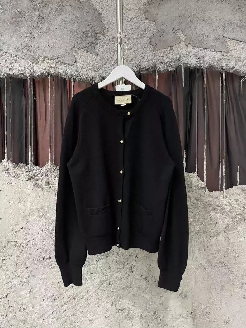 Gucci Gucci Golden buckle wool cardigan sweater Size M / US 6-8 / IT 42-44 - 1 Thumbnail