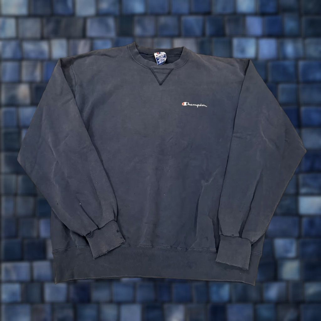 Champion VINTAGE Champion Sweatshirt Crewneck Blue Mens 2XL Thrashed Faded Pullover Sweatshirt Size US XXL / EU 58 / 5 - 1 Thumbnail