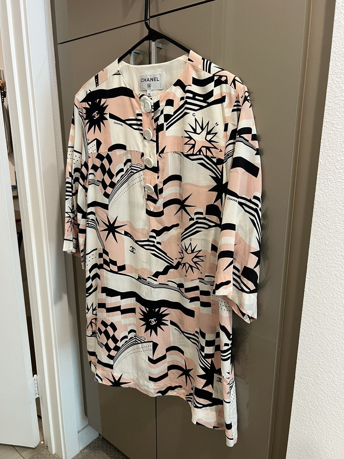 Chanel Chanel silk printed dress Size M / US 6-8 / IT 42-44 - 4 Thumbnail
