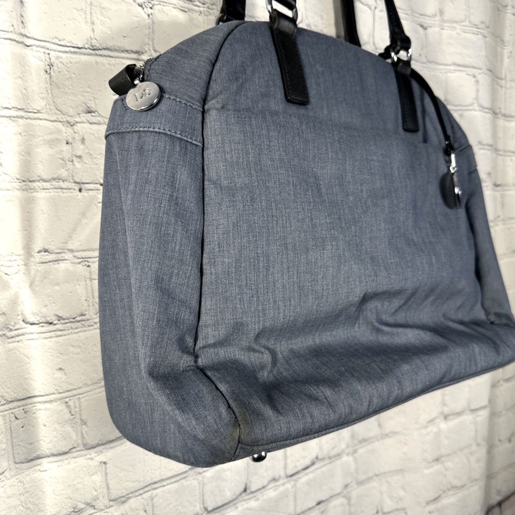 Vintage Lo & Sons O.G. Blue Travel Messenger Carry On Bag Nylon Laptop Sleeve Pockets Silver Hardware Womens Medium 16x14x6 inches Gray Interior Size ONE SIZE - 4 Thumbnail