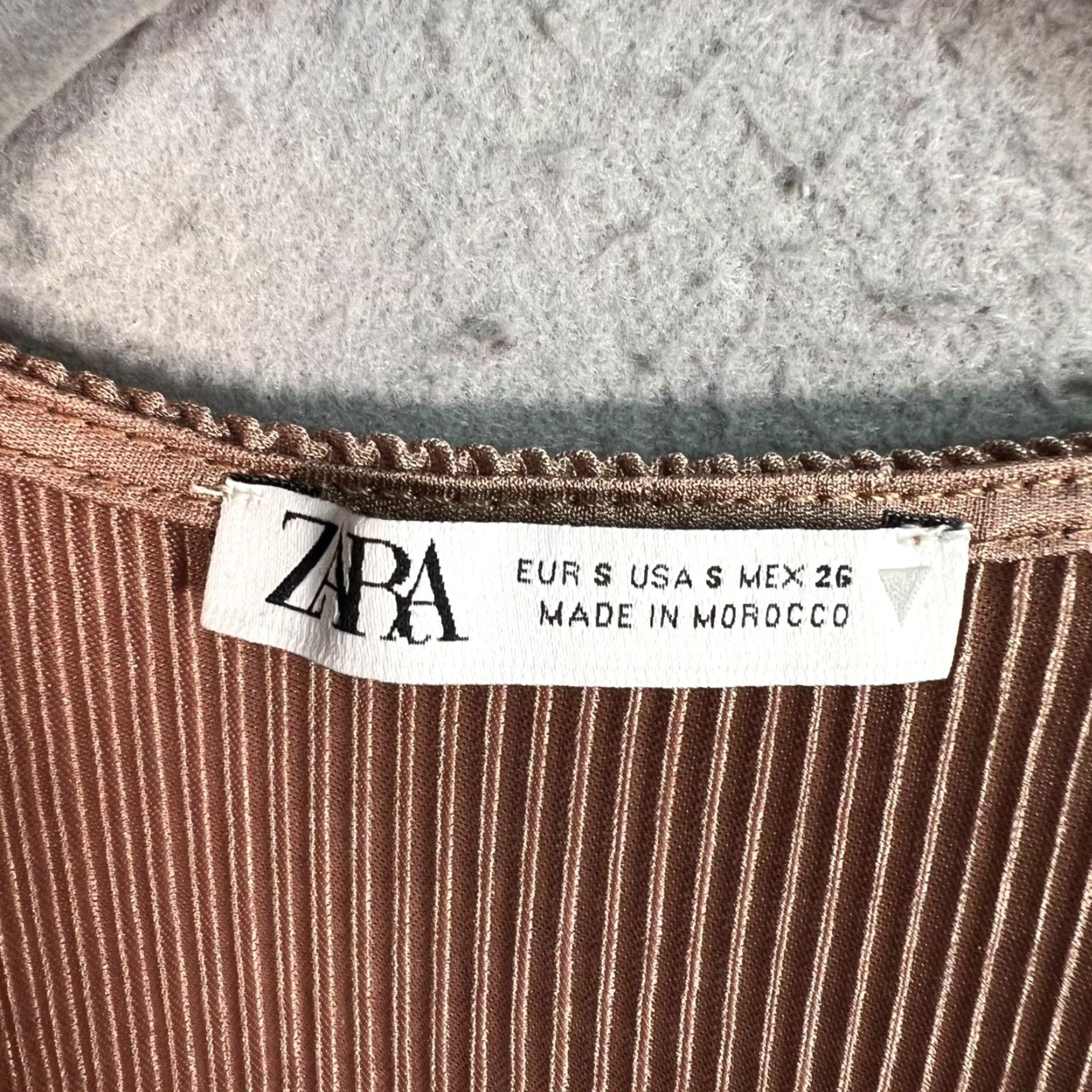 Zara Zara Blouse Shirt Womens Small Brown V-Neck Long Sleeve Pleated Wrap Metallic Size S / US 4 / IT 40 - 3 Thumbnail